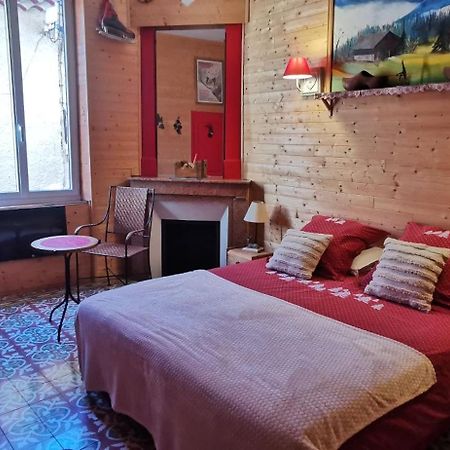 Le Mimosa Bed & Breakfast Saint-Saturnin-de-Lucian Bagian luar foto