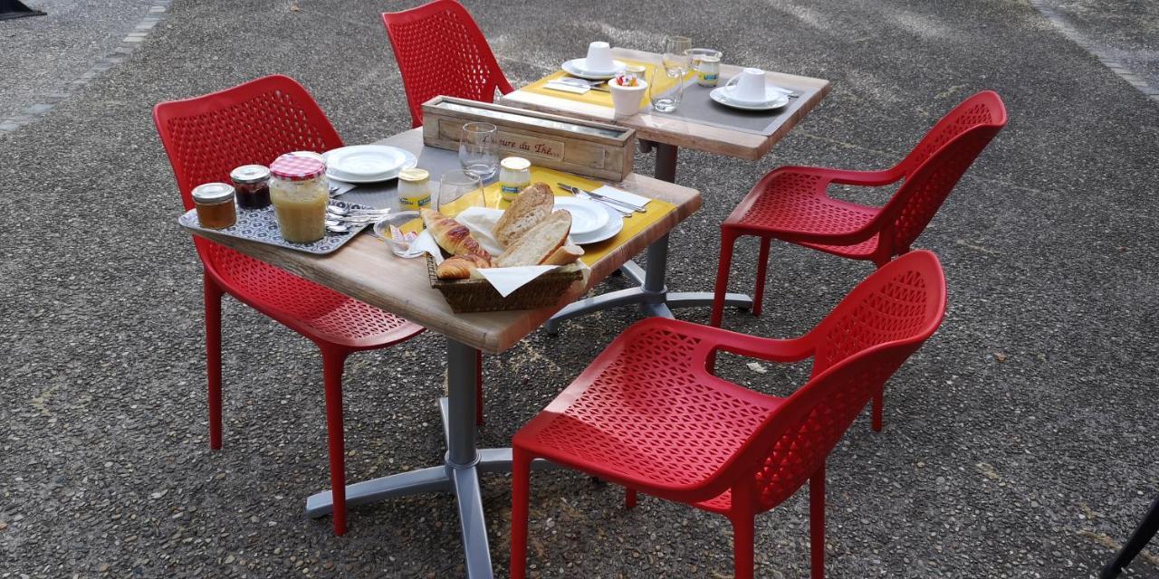 Le Mimosa Bed & Breakfast Saint-Saturnin-de-Lucian Bagian luar foto