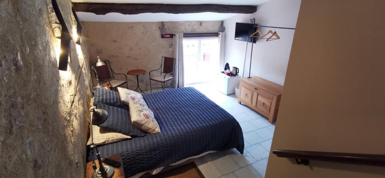 Le Mimosa Bed & Breakfast Saint-Saturnin-de-Lucian Bagian luar foto